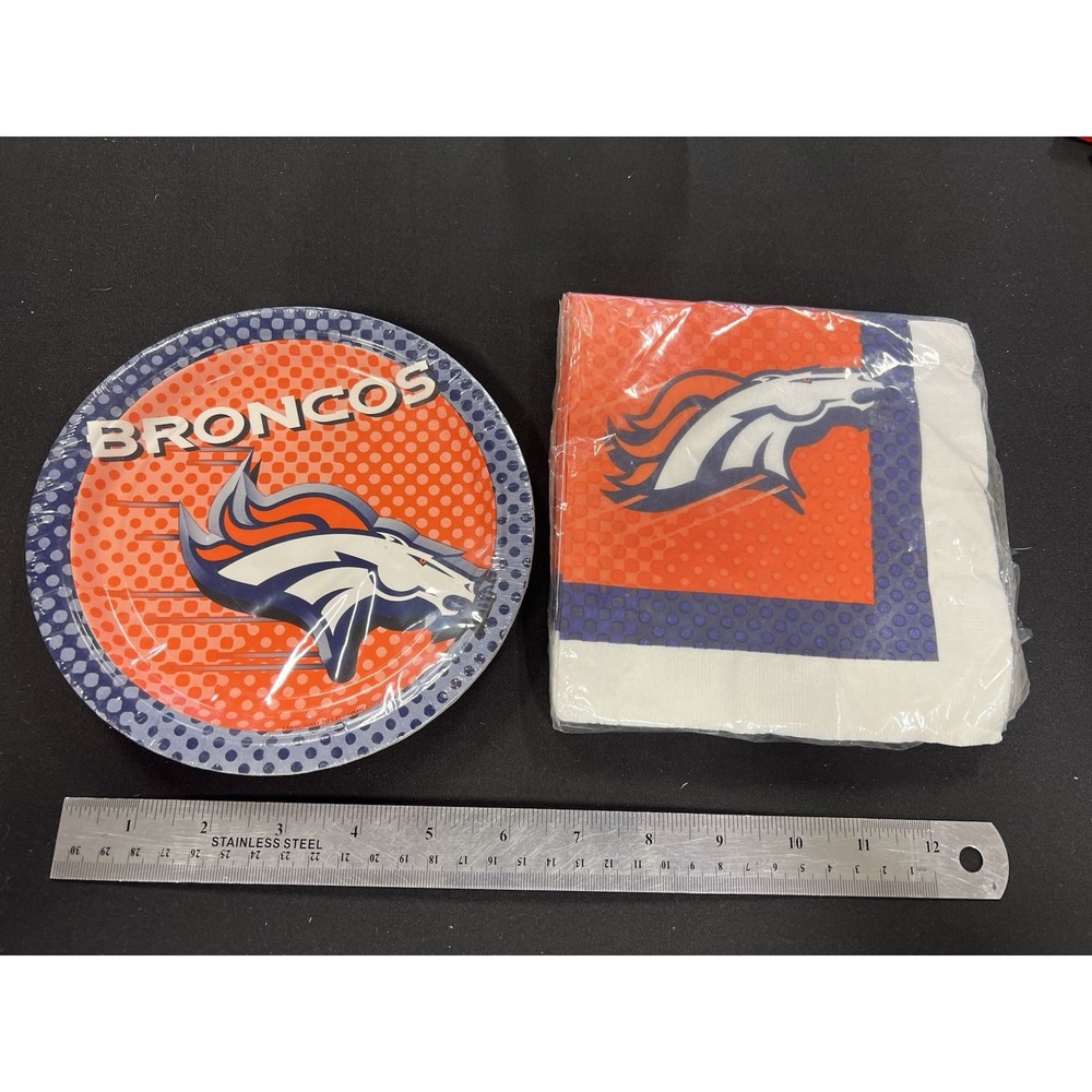 Hallmark‎ Vintage NFL Denver Broncos Snack Plates Napkins